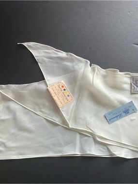 NWT Sasha Basha Scarves Scarf Silk Ivory Color Dots